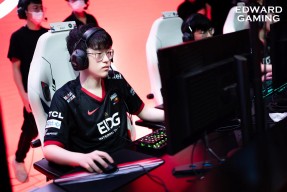 亚博-包含Scout关键节点逆转，SKT带队取胜！的词条