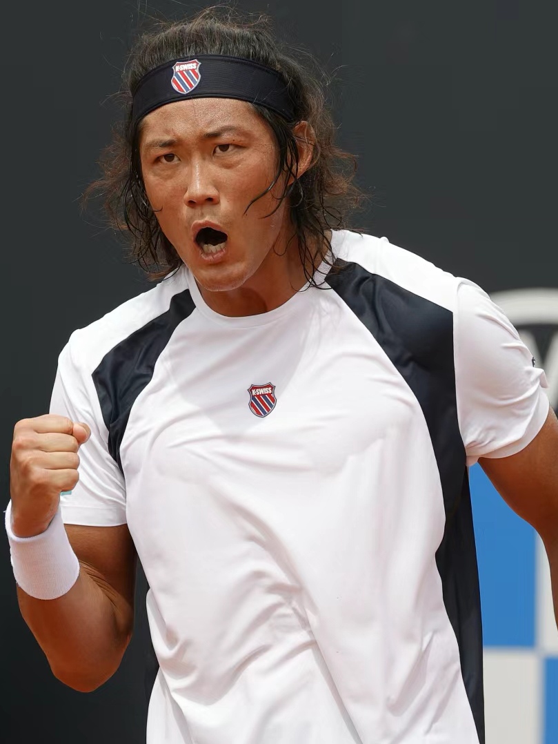 包含穆古鲁扎连续十二场比赛得分超过势不可挡，C9挑战极限！的词条